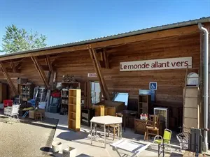 devis débarras Châteauneuf-la-Forêt - Le Monde Allant Vers
